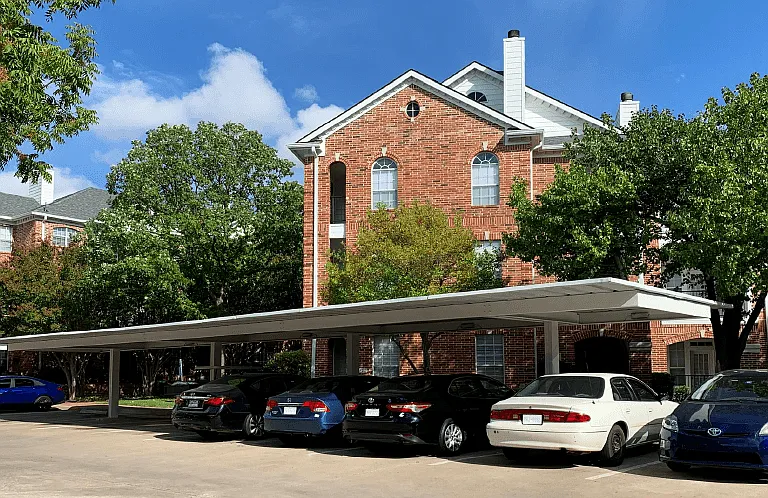 The Saxony Apartments — Photo 43