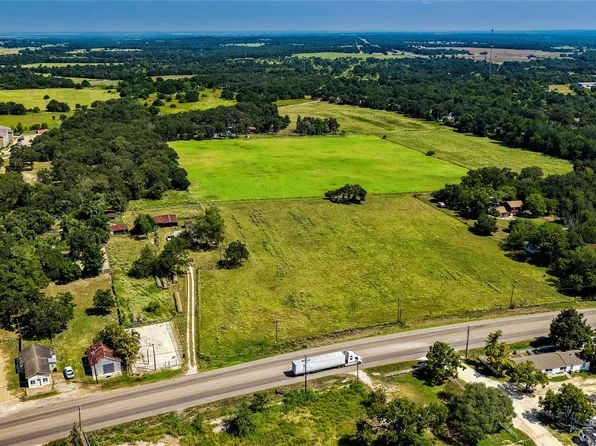 1331 E Cameron Ave, Rockdale, TX 76567