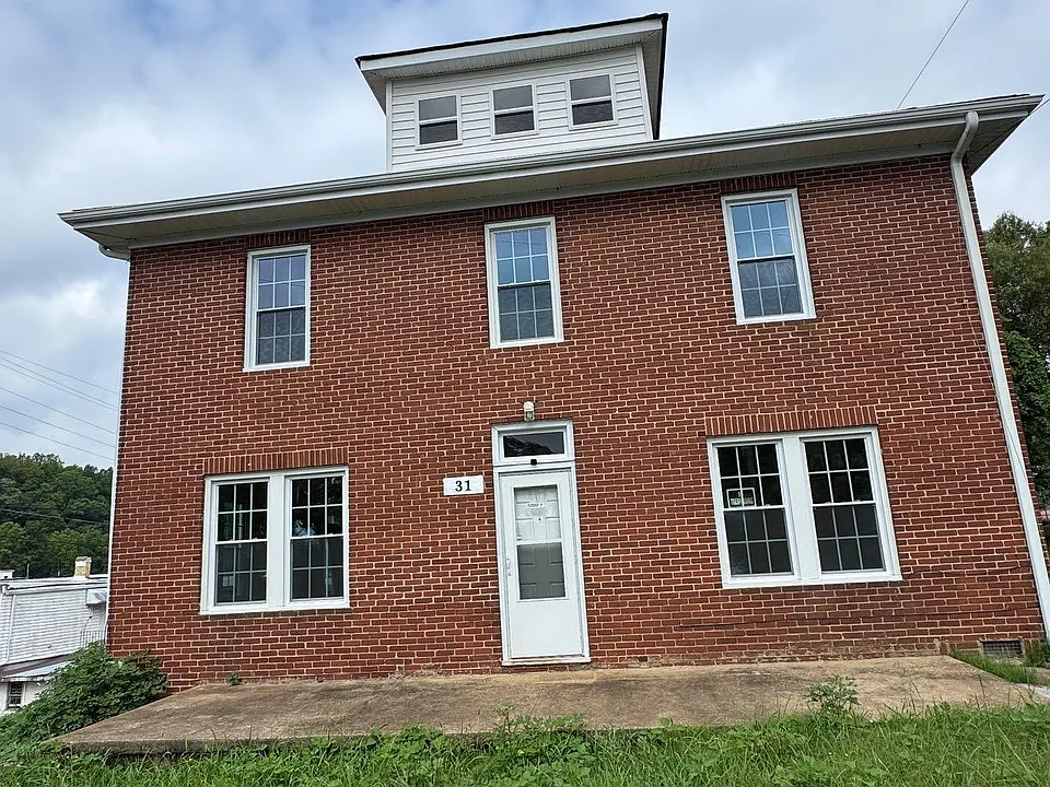 31 Linden Rd #1