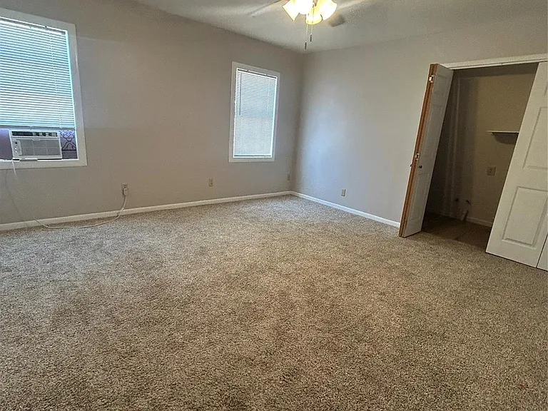 1312 N Avenue R — Photo 14
