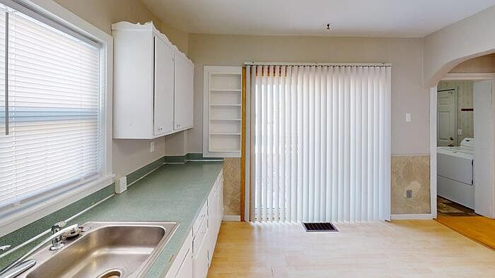 1st image of 311 N 12th St
