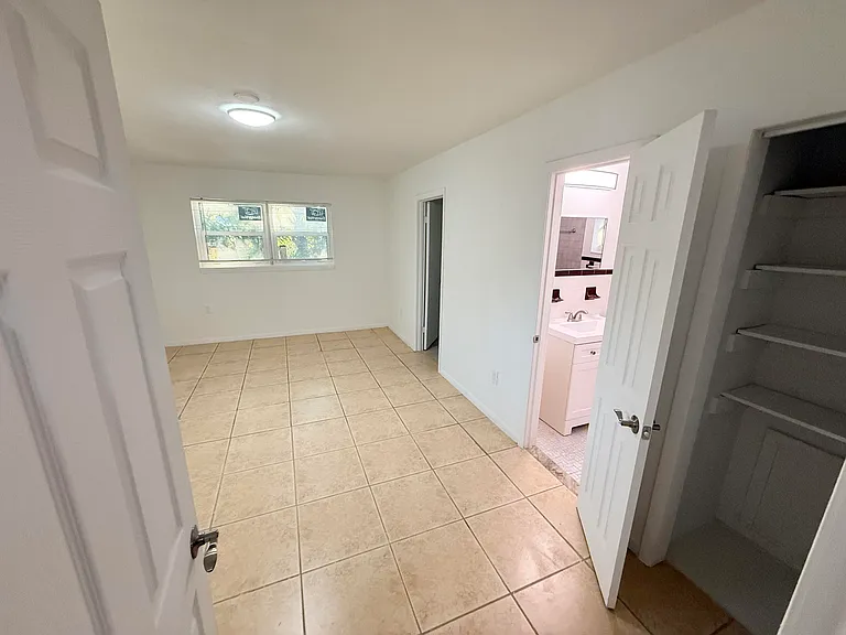 912 SE Tarpon Ave — Photo 18