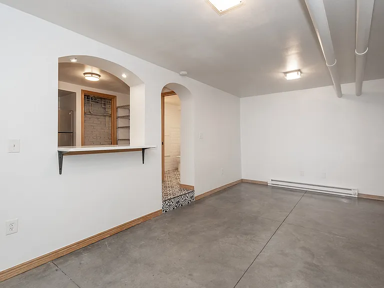 1400 N Detroit St — Photo 10