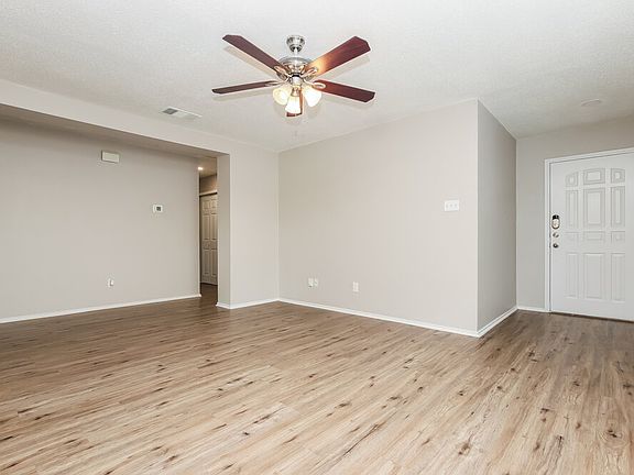 4th image of 1012 Aransas Cv