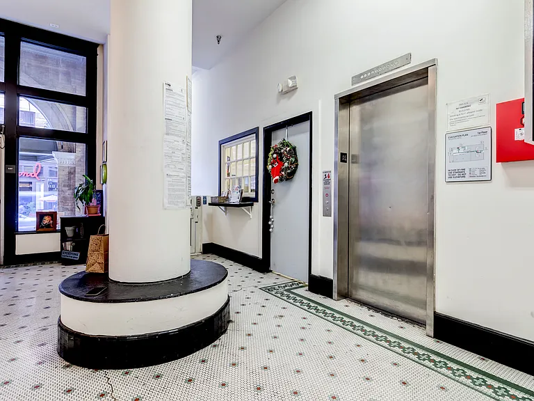 423 W 8th St #714 — Photo 7