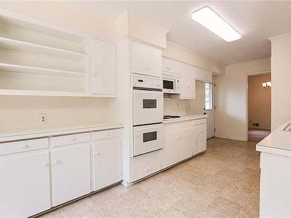4th image of 619 Opal Ln