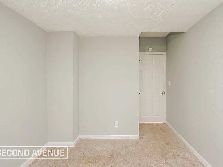 3636 N Dearborn St — Photo 17