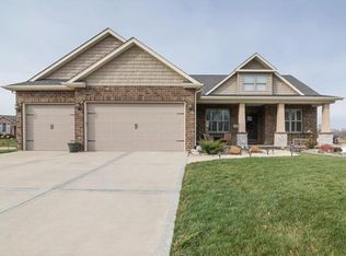 2020 Grandview Dr, Saint Jacob, IL 62281
