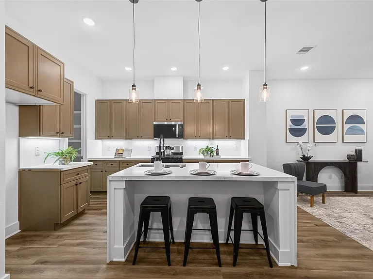 3003A Delano St — Photo 24