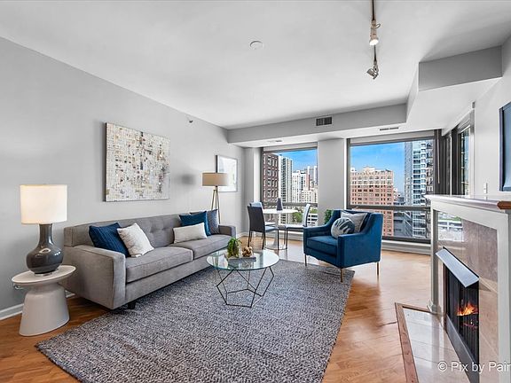 4th image of 1212 N Wells St APT 1403