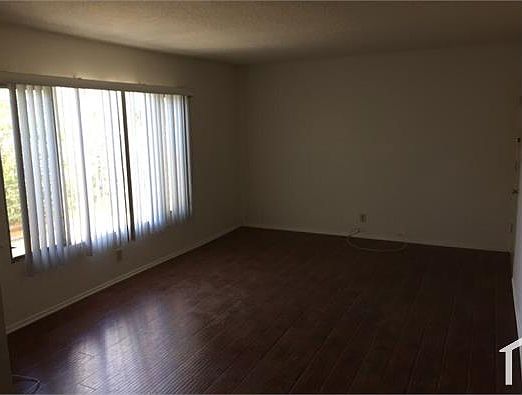 5th image of 1037 N Genesee Ave #5