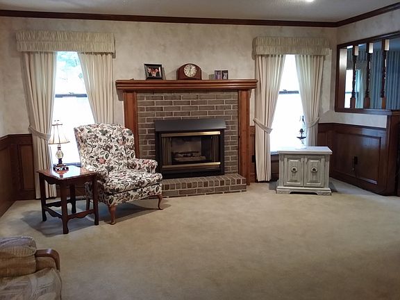 Great Room with Gas Log Fireplace