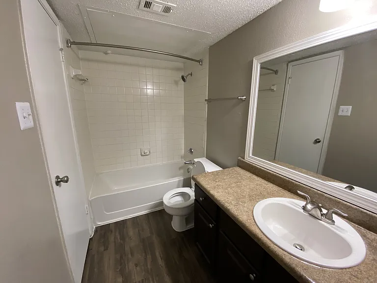 Walnut Creek Apartments — Photo 72