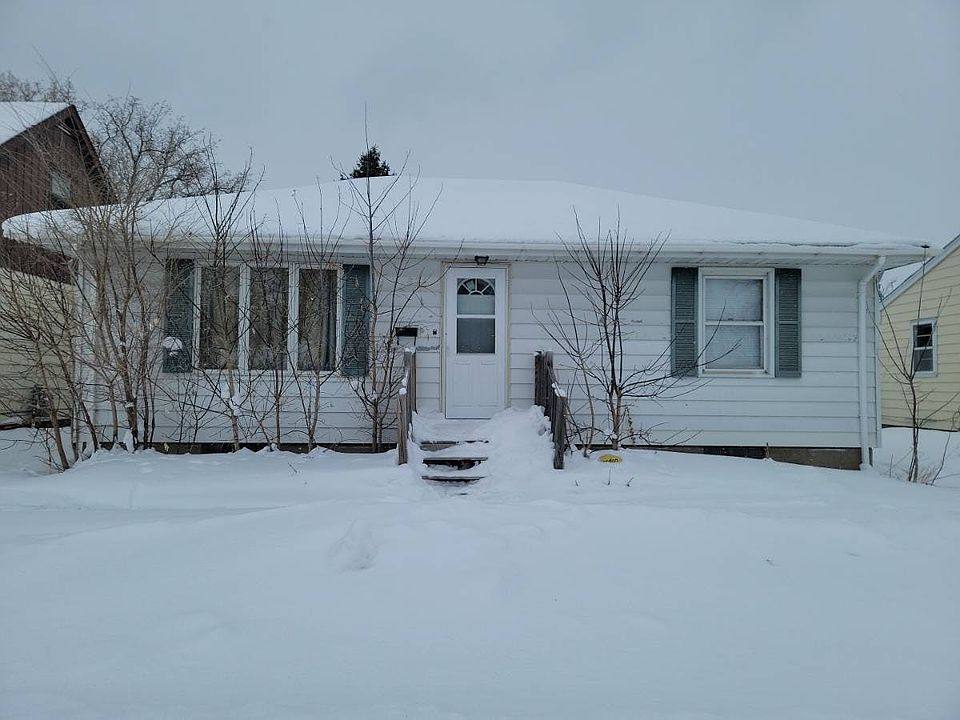 1st image of 821 17th St N
