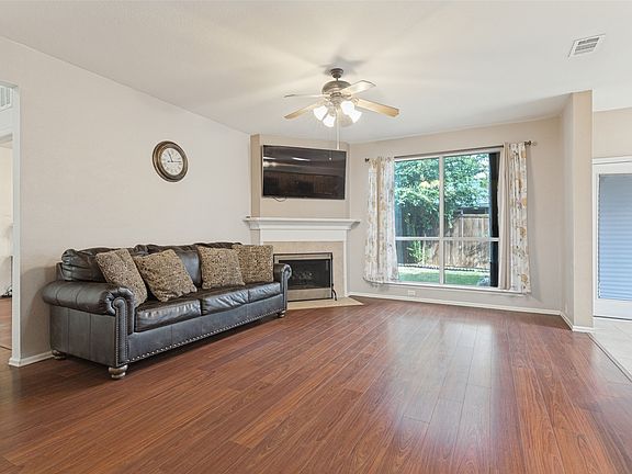 4th image of 3000 Gettysburg Ln