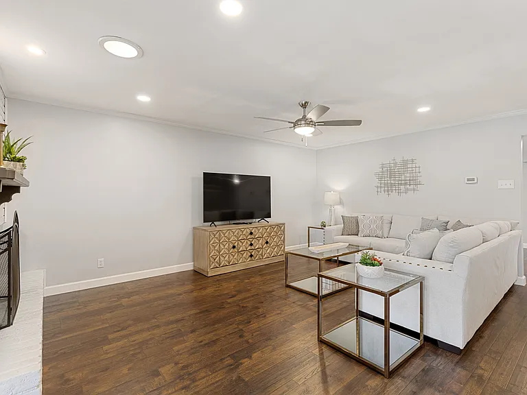 7867 La Sobrina Dr — Photo 5