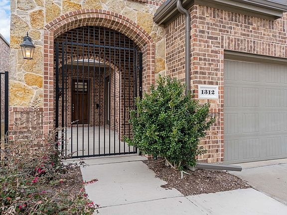 4th image of 1312 Lauren Creek Ln