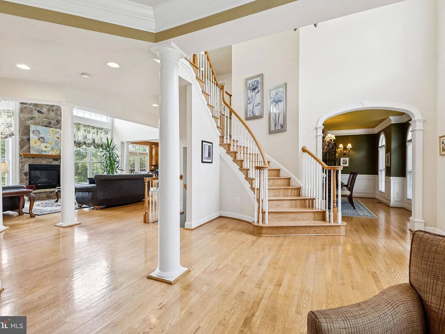 4 bed, 3.5 bath, 3751 sqft, $4,500 — Photo 3