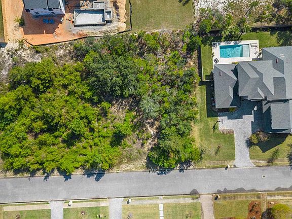 3rd image of 2796 Manor Cir