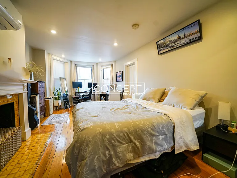 287 Newbury St — Photo 8