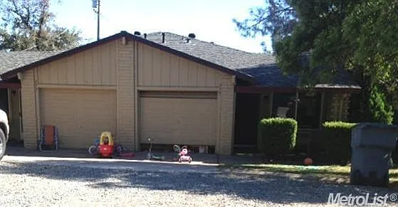 177 E Hillcrest Dr photo 1