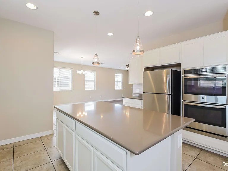 8046 S Dolphin Way — Photo 2