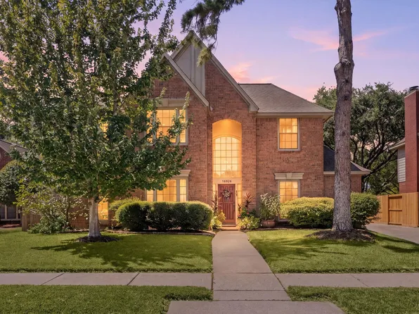 16926 Scenic Lakes Way, Houston, TX 77095