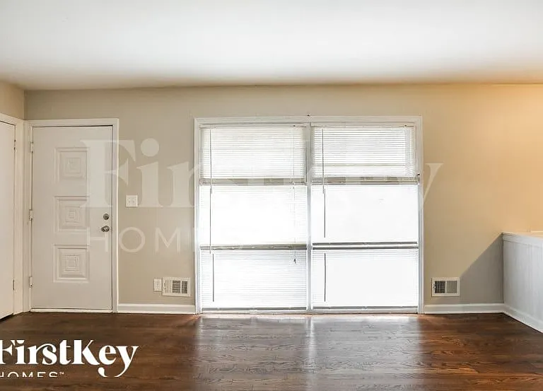5915 Harvard Ave — Photo 9