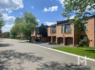 19W270 Governors Trl, Oak Brook, IL 60523