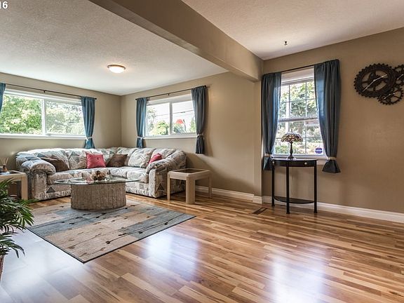 3rd image of 7604 SE Lamphier St