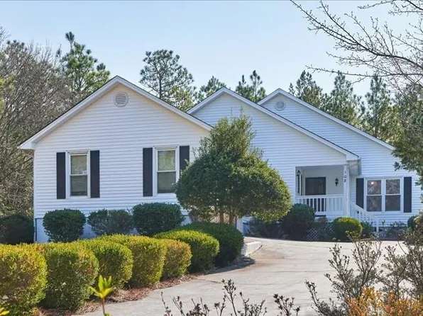 108 Oakcrest Court, West End, NC 27376