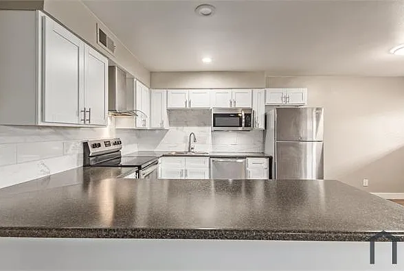 1916 W Myrtle Ave #18 — Photo 7