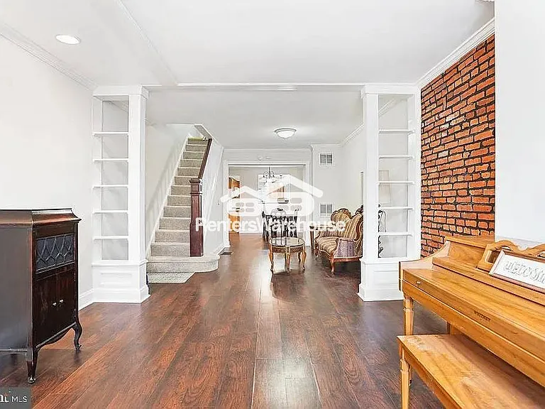 2704 Wilkens Ave — Photo 7