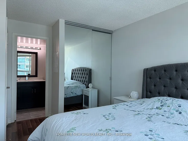 19 Grand Trunk Cres #2506 — Photo 10