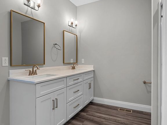 2nd image of 91 E Summerfield Way