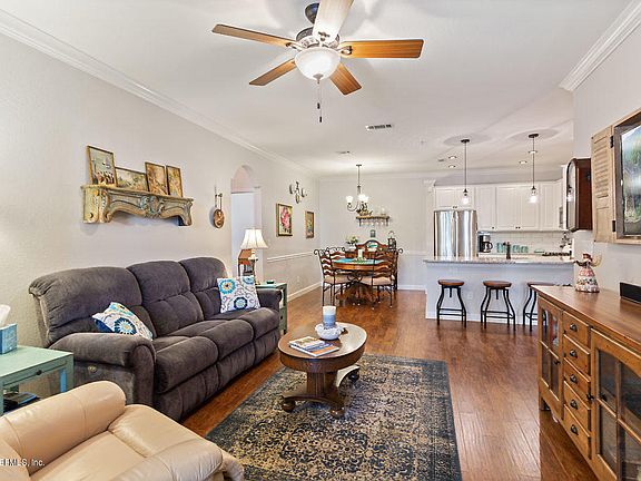 4th image of 13810 SUTTON PARK Drive #319