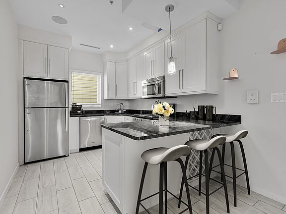 5th image of 756 Park Rd NW #1