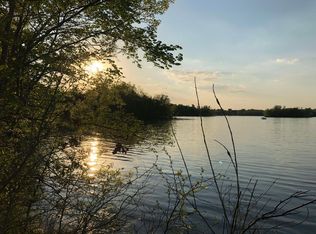 981 Peninsula Point Rd, Shakopee, MN 55379