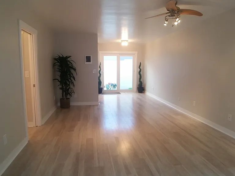 4073 Gresham St — Photo 9