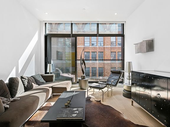 4th image of 149 E 26th St #Penthouse 1