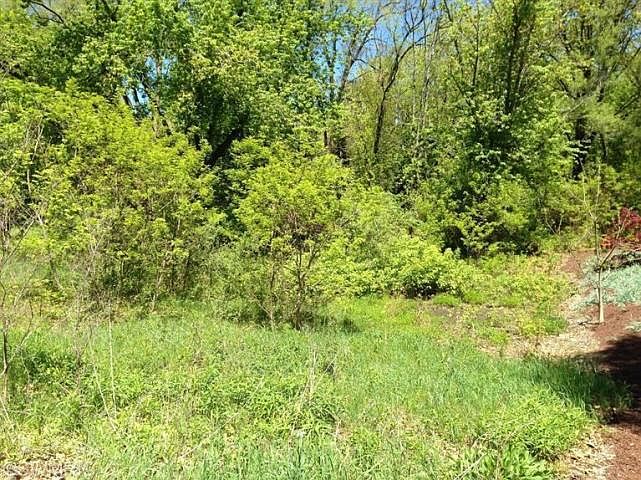2nd image of 2889 Lake Grove Path