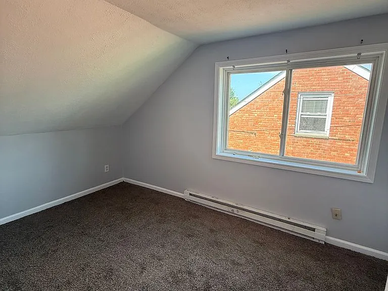 21230 Tracy Ave — Photo 9
