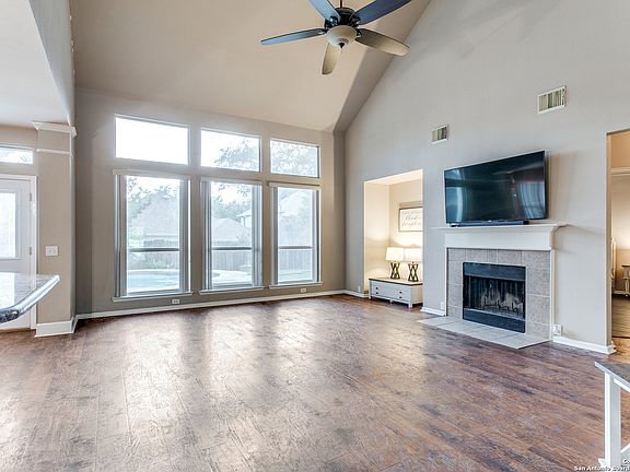4th image of 140 GREEN BROOK PL
