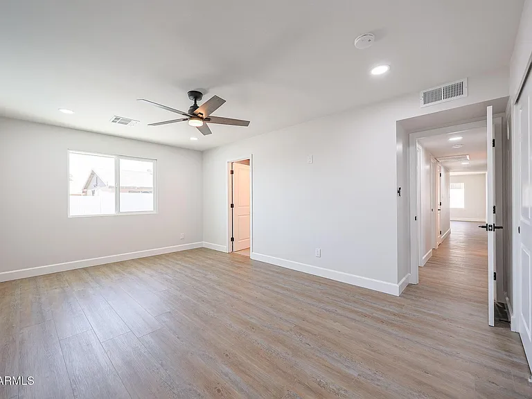 11202 N 43rd Dr — Photo 17