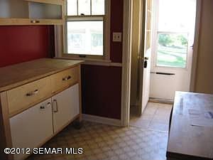 4th image of 641 E Broadway St