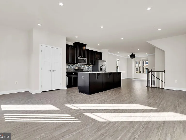 5940 Tomahawk St — Photo 37