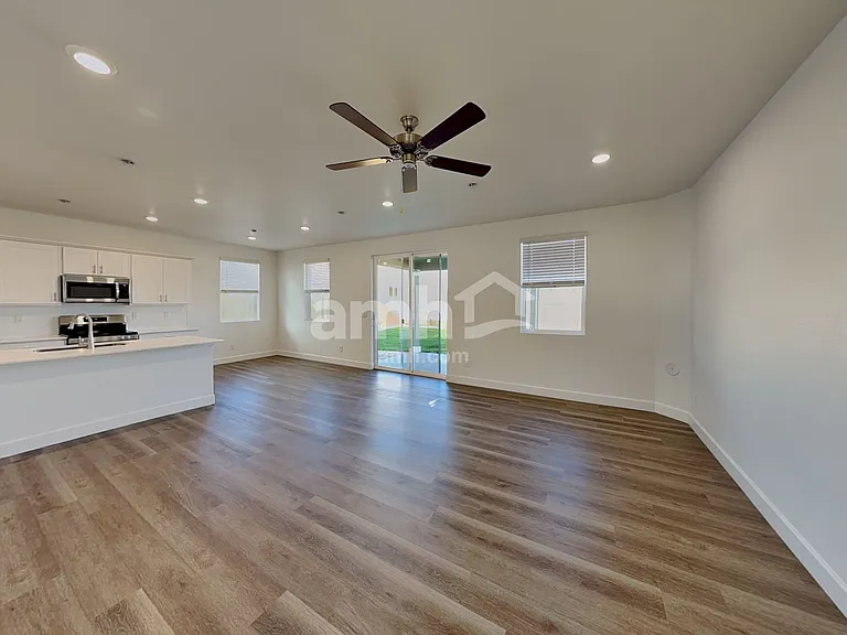 10067 Atchinson Ct — Photo 6