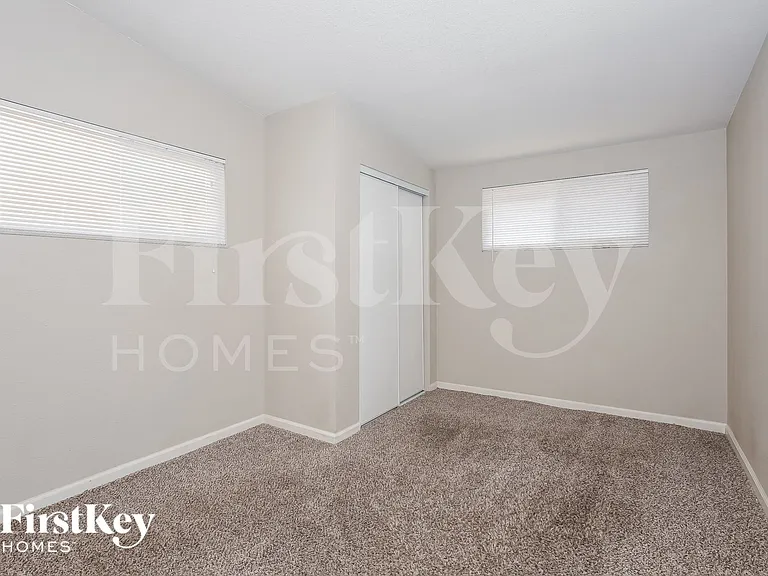 716 N Bruce St — Photo 12