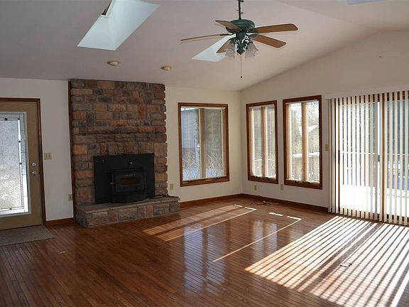 5th image of 591 Bracht Piner Rd