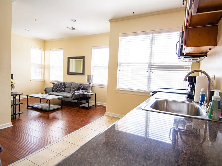 910 NW 13th St. — Photo 3